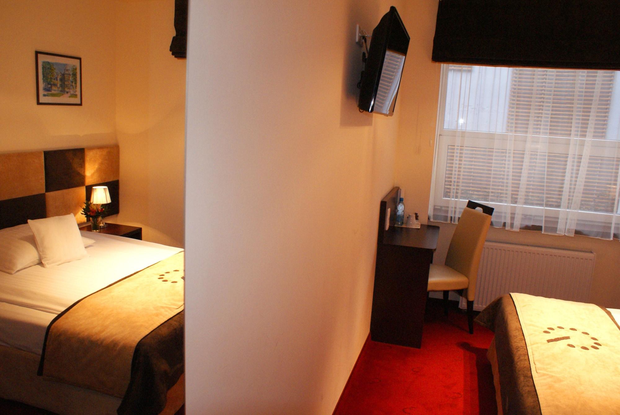 Boutique Hotel'S II Rewolucji Lodz  Ngoại thất bức ảnh