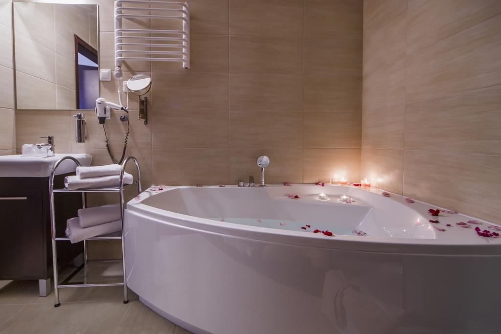 Boutique Hotel'S II Rewolucji Lodz  Ngoại thất bức ảnh