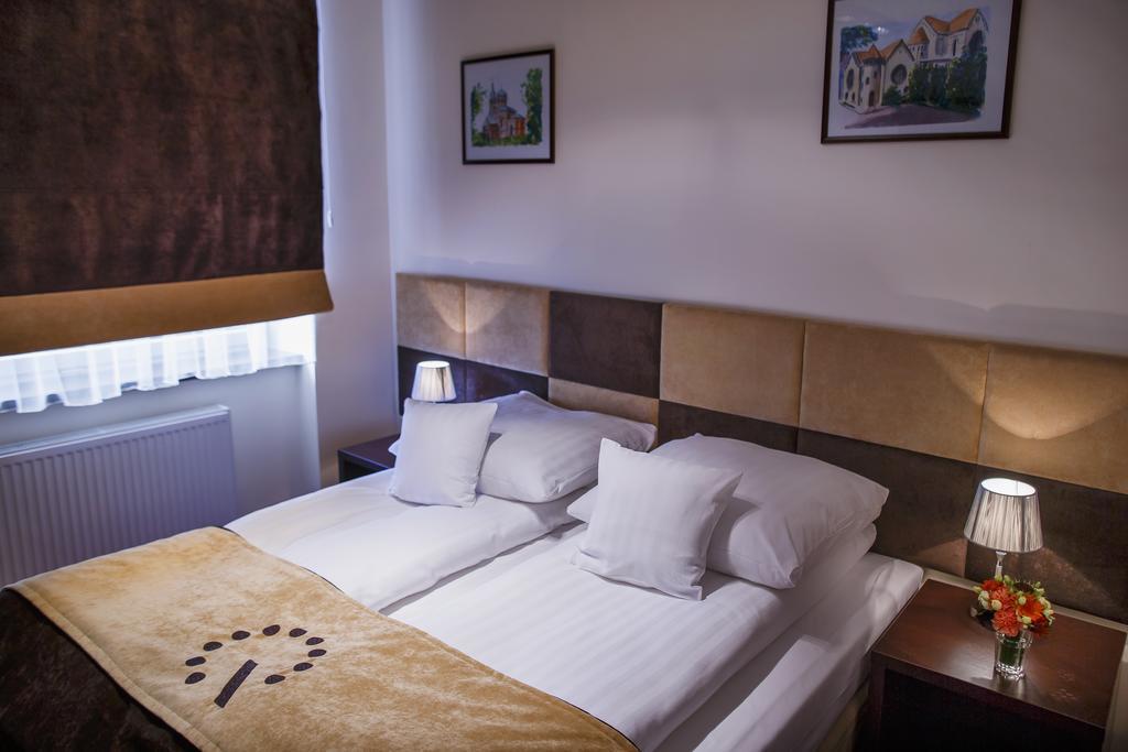 Boutique Hotel'S II Rewolucji Lodz  Ngoại thất bức ảnh