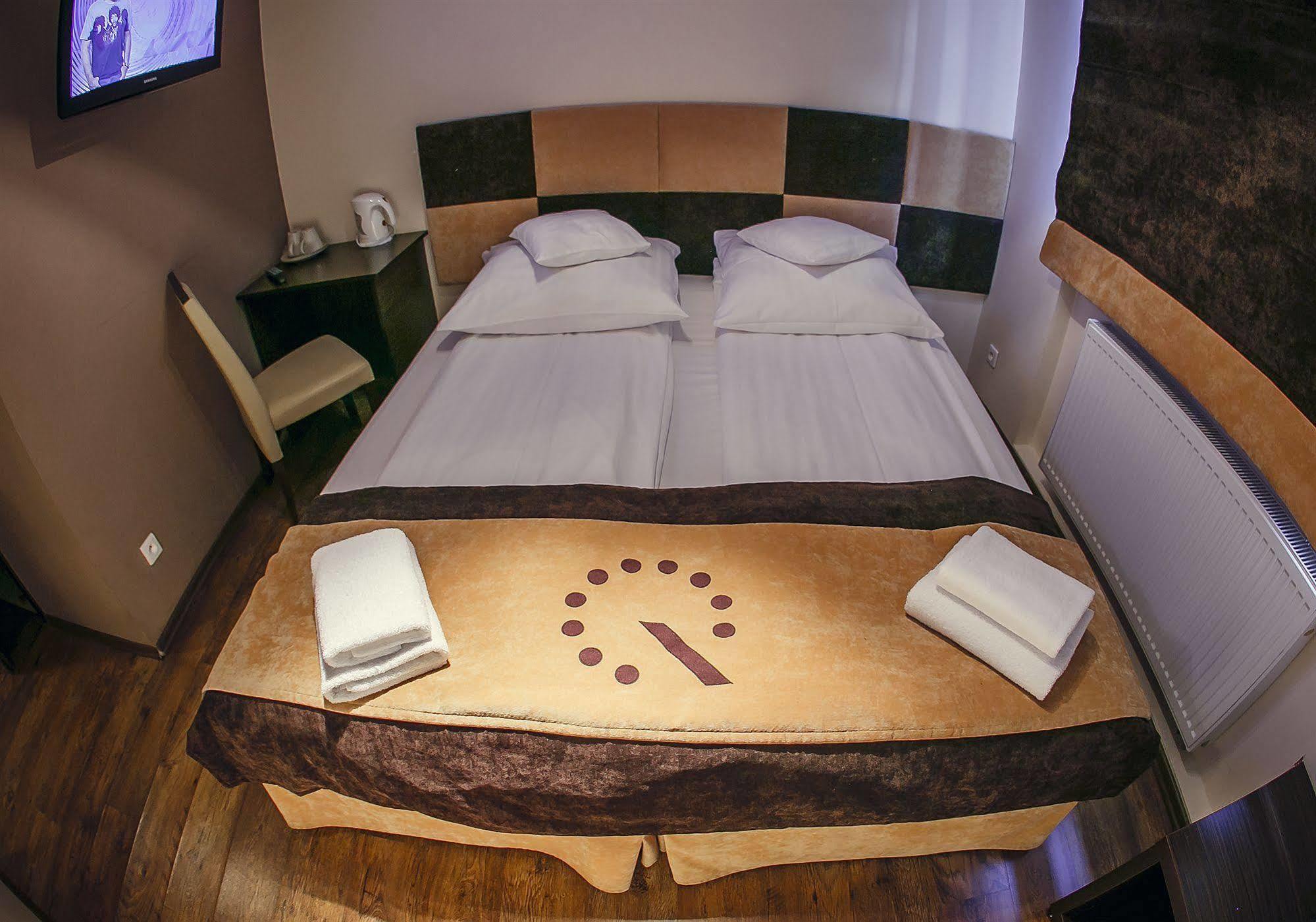 Boutique Hotel'S II Rewolucji Lodz  Ngoại thất bức ảnh